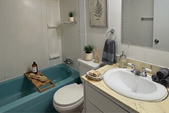Able Apartments in Edmonton, AB - Building Photo - Building Photo