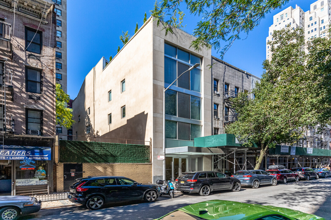 350 E 81st St in New York, NY - Building Photo