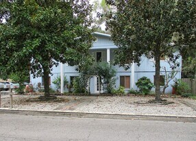 1048 SW 6th Dr in Gainesville, FL - Building Photo