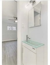 7237 Vellex Ln in Annandale, VA - Foto de edificio - Building Photo