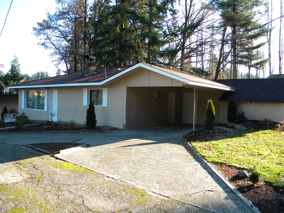 Chico Way Apartments in Bremerton, WA - Building Photo