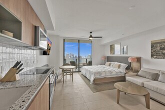 159 NE 6th St in Miami, FL - Building Photo - Building Photo
