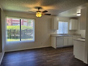 7385 Lariat Pl, Unit A in Rancho Cucamonga, CA - Foto de edificio - Building Photo