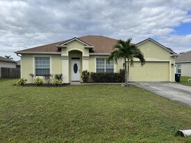 442 Fillmore Ave NE in Palm Bay, FL - Building Photo