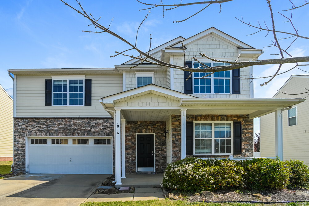 1016 Yellow Bee Rd in Indian Trail, NC - Building Photo