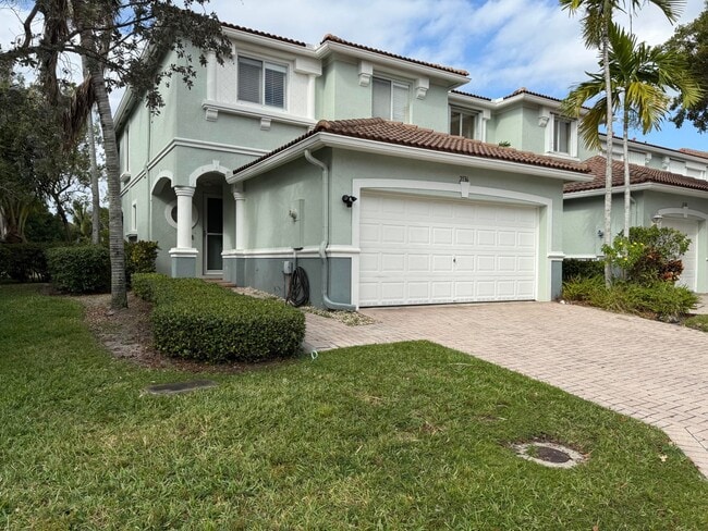 property at 2136 Oakmont Dr