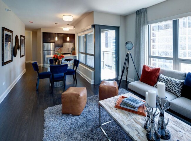 60 W Hubbard St in Chicago, IL - Building Photo - Building Photo