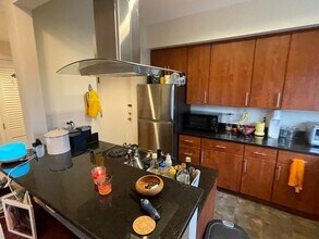 110 Strathmore Rd, Unit 401 in Boston, MA - Building Photo - Building Photo