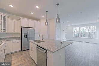 14320 Yesler Ave in Chantilly, VA - Building Photo - Building Photo