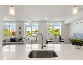 917 Bennington St-Unit -410 in Boston, MA - Building Photo - Building Photo
