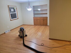 4348 N 90th St in Milwaukee, WI - Foto de edificio - Building Photo