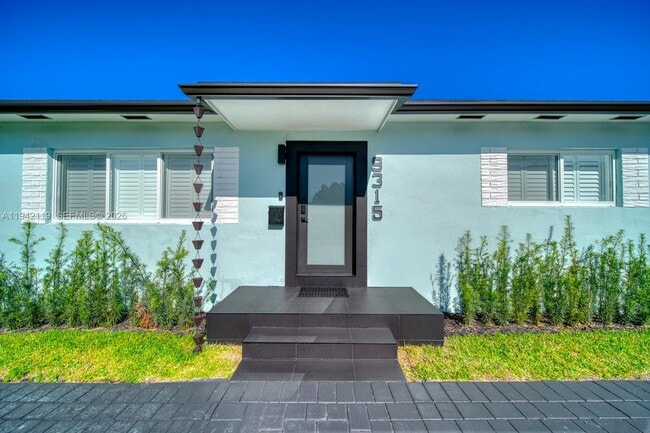 property at 9315 SW 44th St