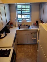 31 Lake Shore Ct in Boston, MA - Building Photo - Building Photo