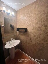 1933 King Arthur Ct in St. Louis, MO - Building Photo - Building Photo