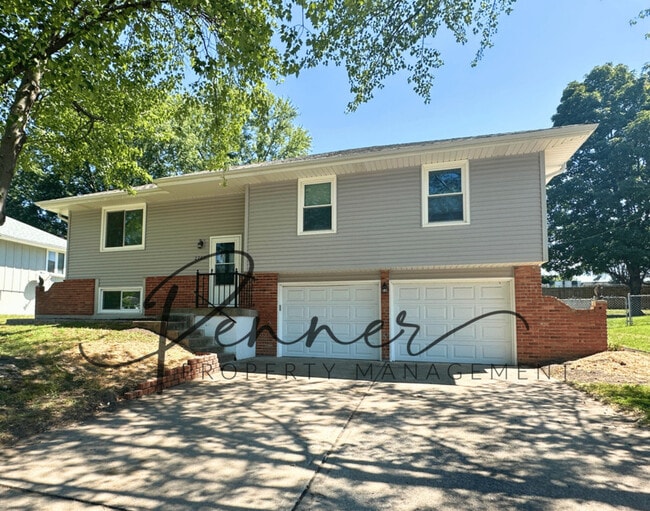 property at 2707 S Coachman Dr