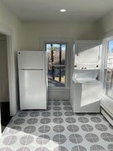 462 N Main St, Unit 2nd floor in Manchester, CT - Building Photo - Building Photo