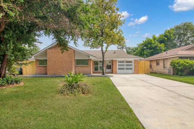 1703 Ansbury Dr in Houston, TX - Building Photo - Building Photo