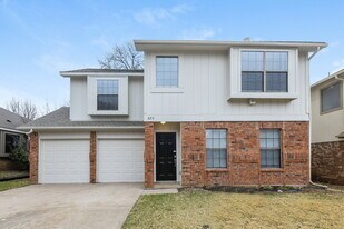 829 Wyndham Pl in Arlington, TX - Building Photo