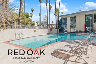 20200 Sherman Way in Los Angeles, CA - Building Photo - Building Photo
