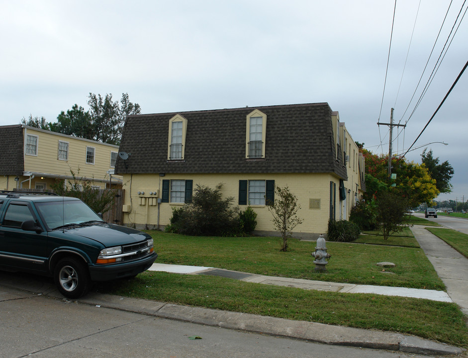 3500 Martinique Ave in Kenner, LA - Foto de edificio