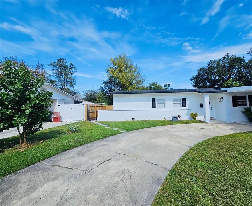 6491 MacKenzie St in Orlando, FL - Building Photo