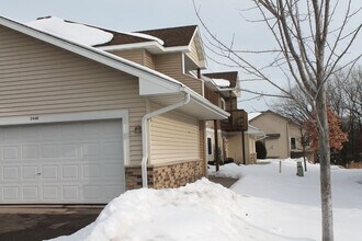 Beaver Creek Village in Maplewood, MN - Building Photo - Building Photo