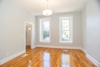 525 N Wood St in Chicago, IL - Building Photo - Building Photo