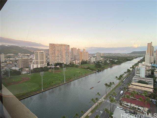 444 Niu St in Honolulu, HI - Building Photo - Building Photo