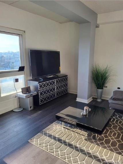 1 Landmark Sq in Port Chester, NY - Building Photo - Building Photo