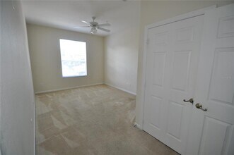 588 Brantley Terrace in Altamonte Springs, FL - Foto de edificio - Building Photo