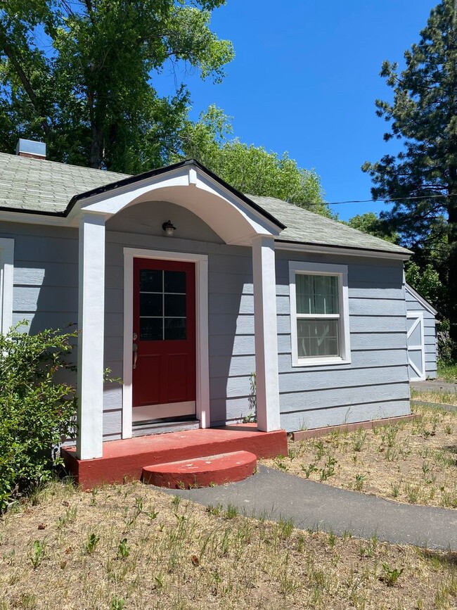 5409 Independence Ave in Klamath Falls, OR - Building Photo - Building Photo