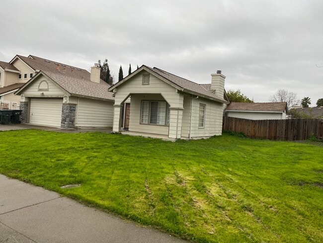 6 Hallwood Ct in Sacramento, CA - Building Photo - Building Photo