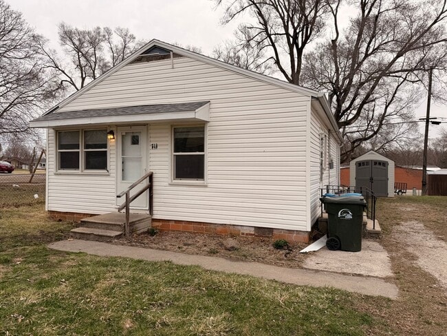 property at 713 Riverside St NW