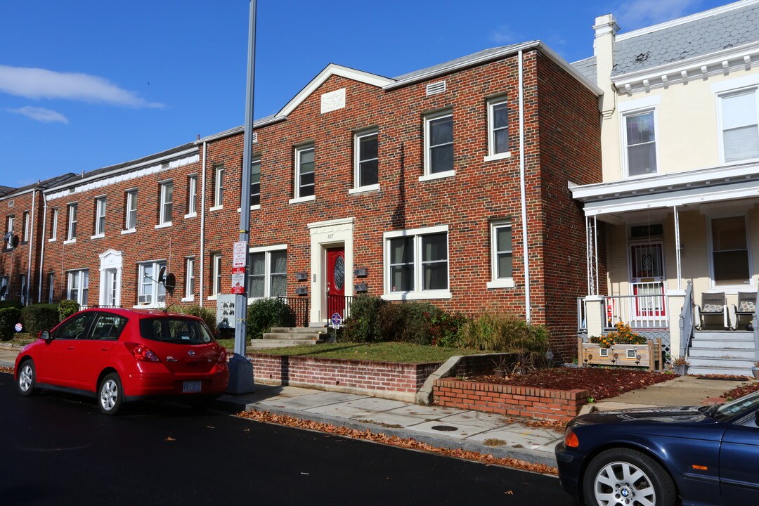 437 Manor Pl NW in Washington, DC - Building Photo