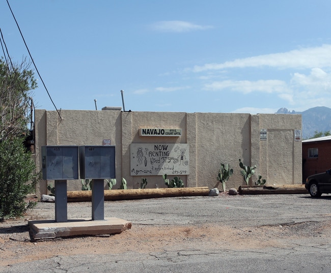 Navajo Court Apartments in Tucson, AZ - Building Photo - Building Photo