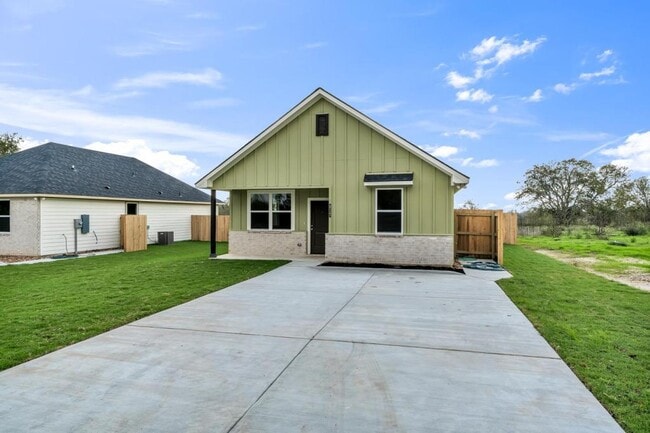 217 MLK in Caldwell, TX - Building Photo - Building Photo