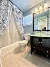 6815 NW 14th St in Plantation, FL - Building Photo - Building Photo