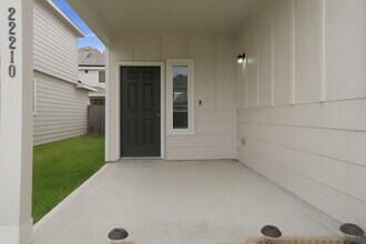 22210 Great Royal Ln in Houston, TX - Building Photo - Building Photo