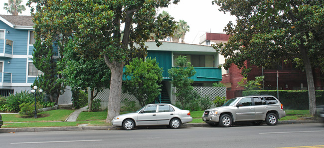 4241 Whitsett Ave in Studio City, CA - Building Photo - Building Photo