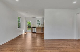 1923 Overton Dr in Columbia, TN - Foto de edificio - Building Photo