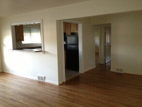 25901 Woodward Ave, Unit 101 in Royal Oak, MI - Building Photo - Building Photo