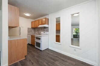 3250 Oneal Cir, Unit J11 in Boulder, CO - Building Photo - Building Photo