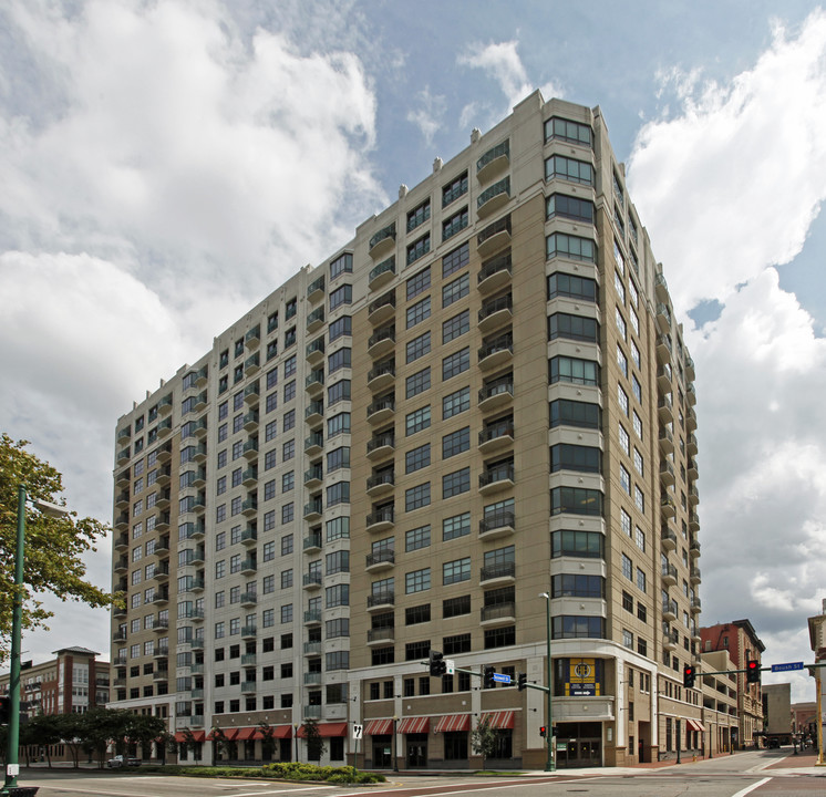 Harbor Heights in Norfolk, VA - Building Photo