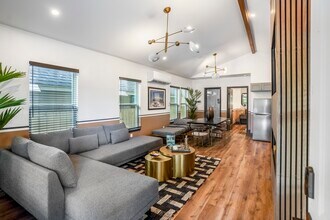 5512 Texas St in Houston, TX - Building Photo - Building Photo