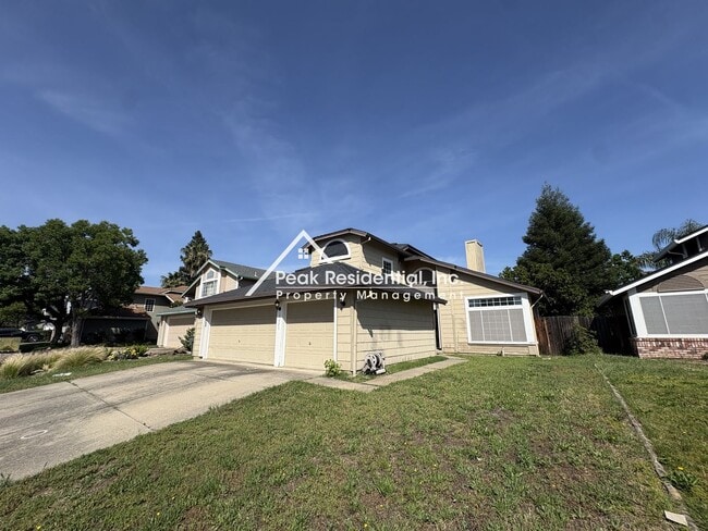 property at 5621 Summit Dr