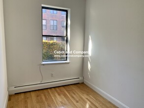 213 E Berkeley St, Unit 2 in Boston, MA - Foto de edificio - Building Photo