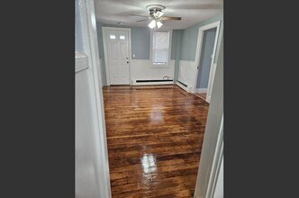 4 Church St, Unit 3 in Oxford, MA - Building Photo - Building Photo