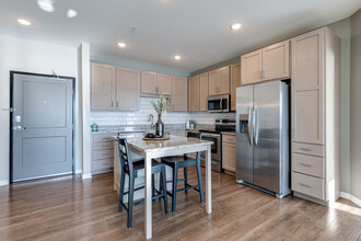 TRIO @ southbridge in Shakopee, MN - Building Photo - Interior Photo