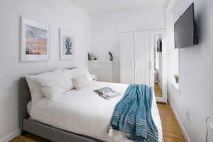 224 E 59th St in New York, NY - Building Photo