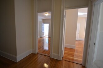 277 Saint Paul St, Unit 3 in Brookline, MA - Foto de edificio - Building Photo